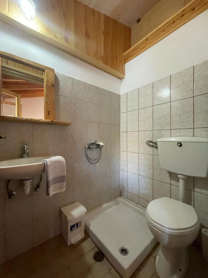 Pension Oasis Votsi  외부 사진